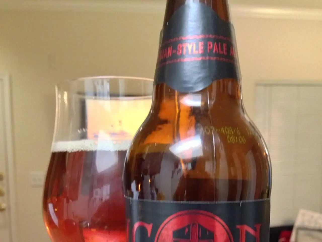 Considering a High-End Checking Account? Weigh the Advantages and Disadvantages