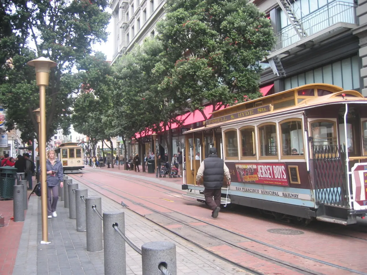 Sizeable discrepancy in funding: Transport Ministry halts significant highway development...