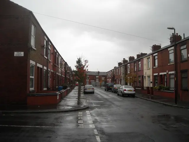 Siemens Energy's shares see a significant surge; scrutinize Vonovia and Sartorius' performance...