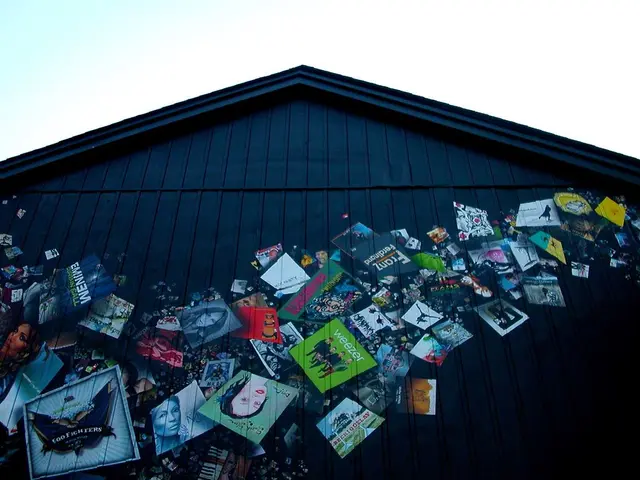 Quantifying the Decrease in Real Estate Values in the Year 2008