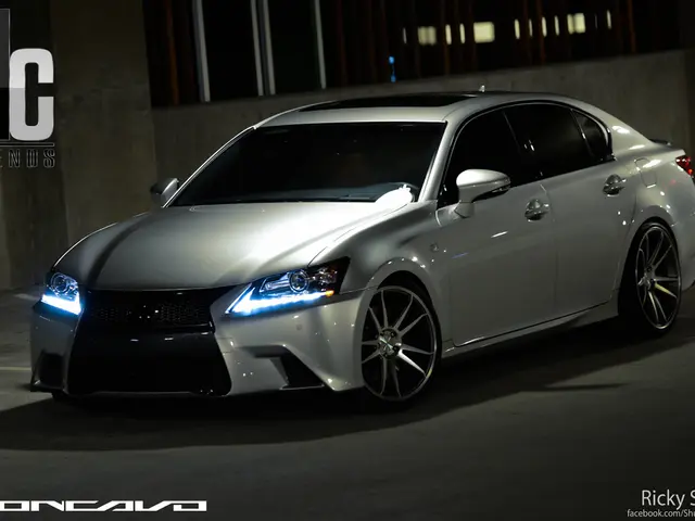 Duisburg witnesses destruction of another massive structure.