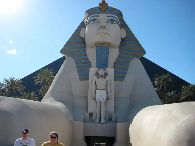 Deterioration persists in Egypt's economy, leaving its future uncertain