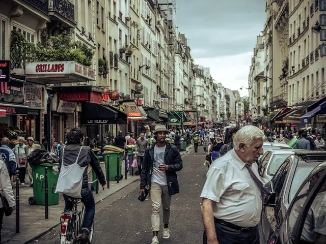 Construction development on Radweg and Beatusstraße: a new construction segment is underway