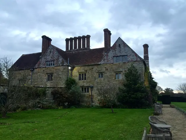 Affordable bungalow acquired for £5,000 boasting millionaire's island, Sandbanks, panorama now...