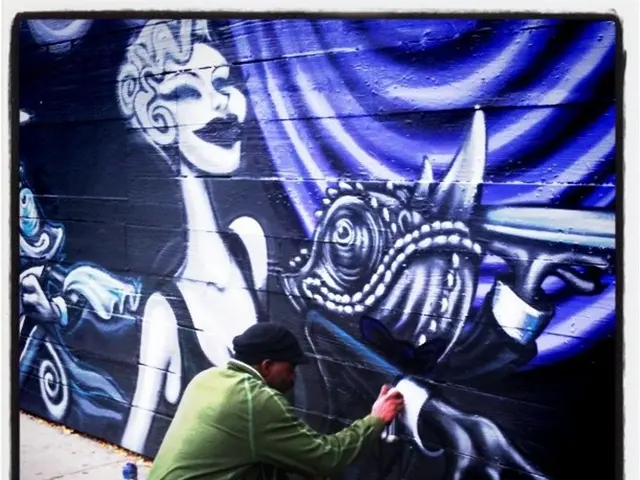 Aldi and Co. pawnshop scam expands, duping clients to withdraw additional funds from Aldi stores.